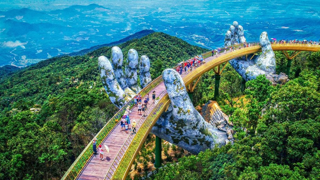Đà Nẵng, Bà Nà Hills, Huế trong Tour Tham quan Huế – Động Phong Nha – Khám phá Cầu ngói Thanh Toàn – Lăng Cô – Lập An – Hải Vân – Bà Nà Hill 4N3Đ