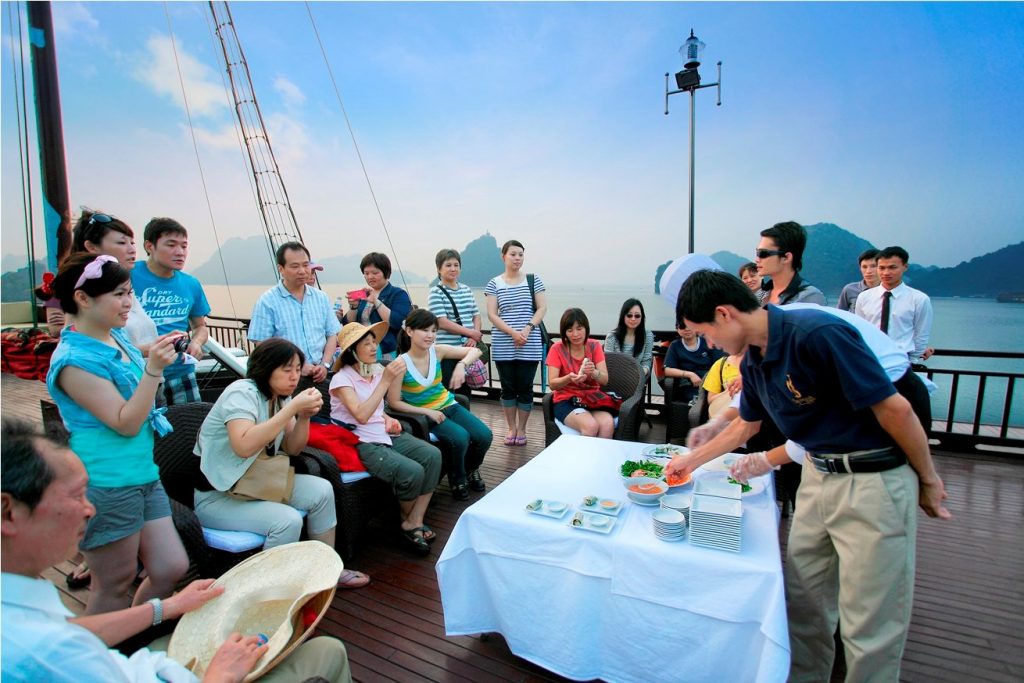 du-thuyen-garden-bay-luxury-cruise-ha-long-2-ngay-1-dem-3-1