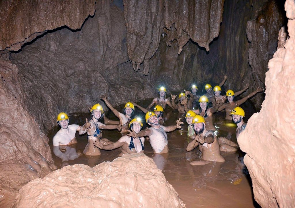 Huế, Động Phong Nha trong Sông Chày – Hang Tối: Tour Khám Phá 1 ngày từ Huế