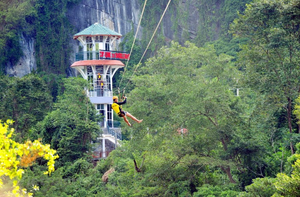Huế, Động Phong Nha trong Sông Chày – Hang Tối: Tour Khám Phá 1 ngày từ Huế