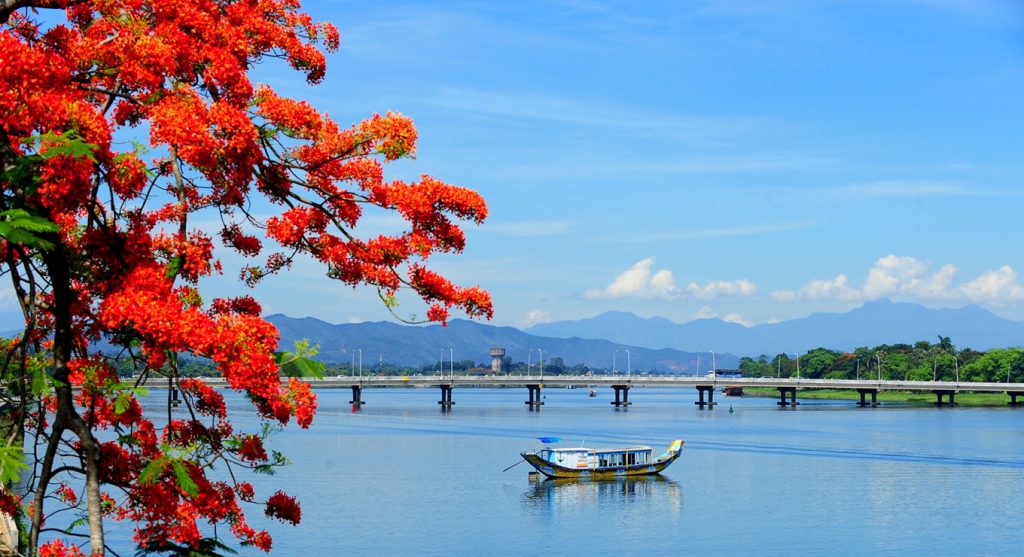 Huế trong Tour Khám phá Huế nữa ngày buổi sáng