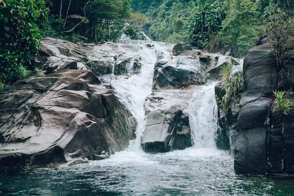 Huế trong Khám Phá Khu Du Lịch YesHue Eco – Thác Mơ Nam Đông