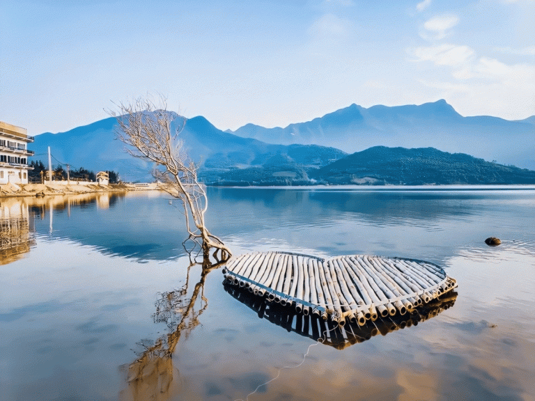 Đầm Lập An ở Lăng Cô trong Tour Lý Sơn 2 Ngày 1 Đêm Từ Huế