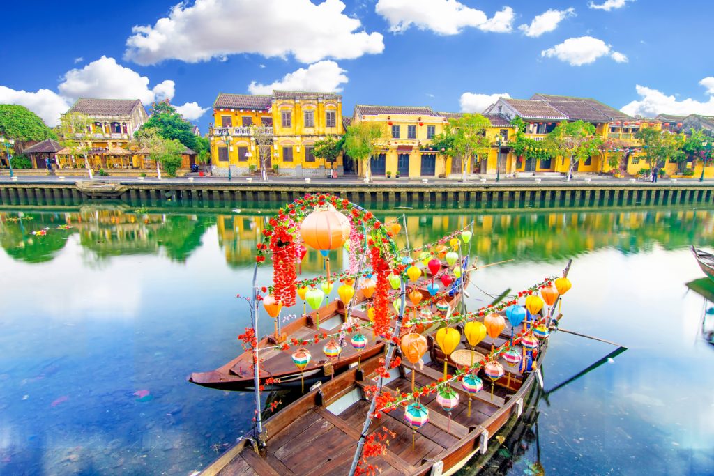 Phố cổ Hội An trong Tour du lịch Tết 2025 Đà Nẵng – Hội An – Bana núi Chúa – Núi Thần Tài 3 Ngày 2 Đêm