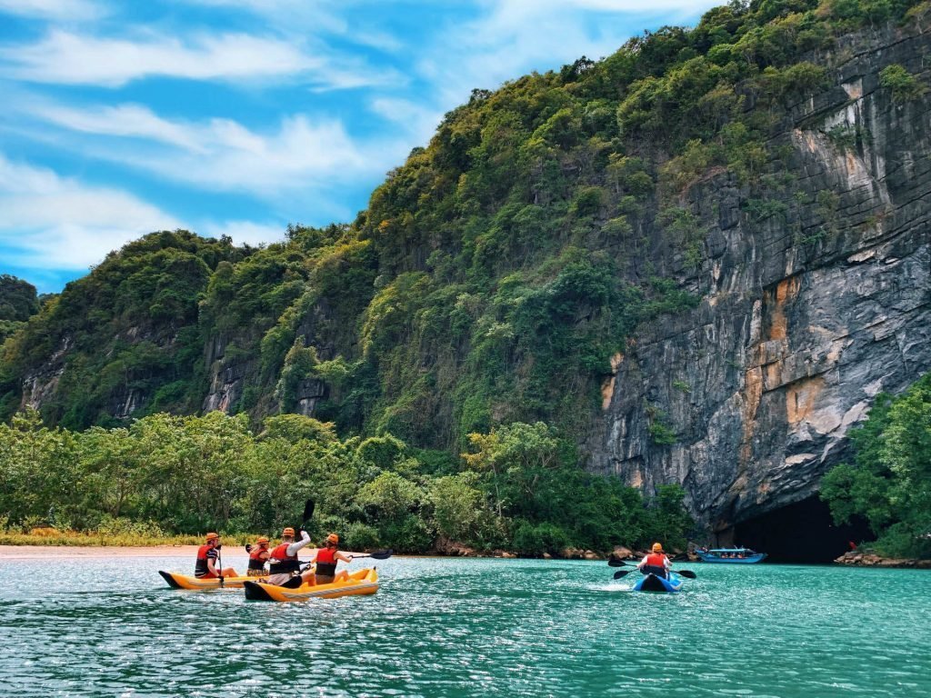 Động Phong Nha Quảng Bình trong Tour Động Thiên Đường – Động Phong Nha 1 Ngày từ Đồng Hới