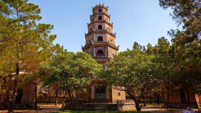 Chùa Thiên Mụ Huế trong Tour Vườn Quốc Gia Bạch Mã 1 Ngày từ Huế