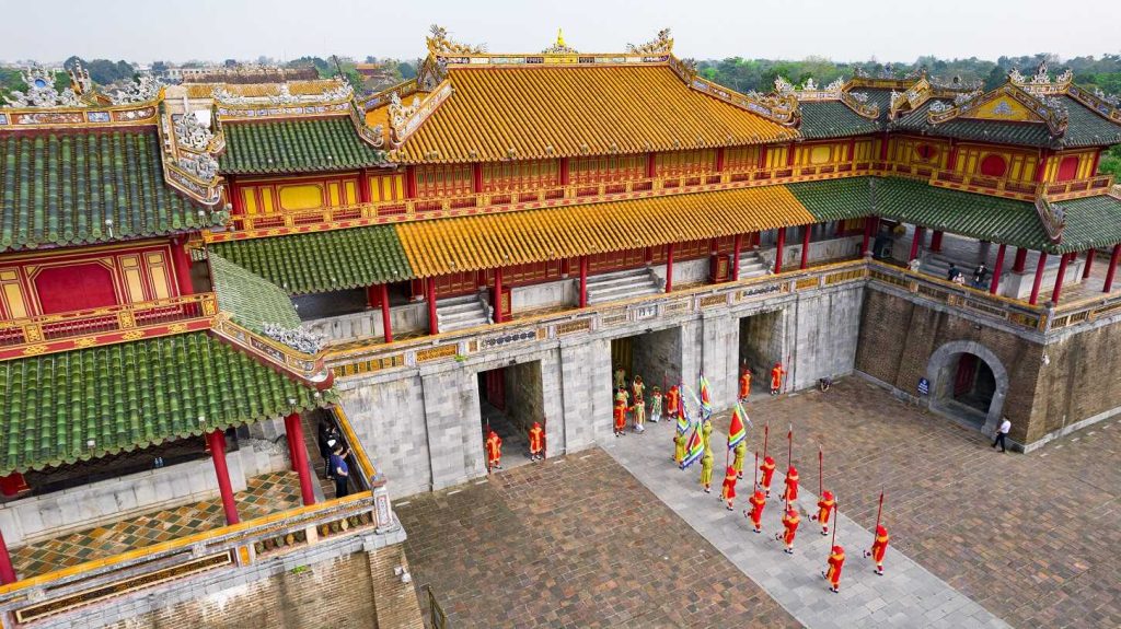 Đại Nội Huế trong Du lịch Tham quan Huế – Khám phá Động Thiên Đường – Phá Tam Giang – Tham quan Bà Nà Hill 4 Ngày 3 Đêm