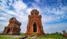Khám phá Tháp Bánh Ít - Vẻ đẹp kiến trúc Chăm Pa cổ