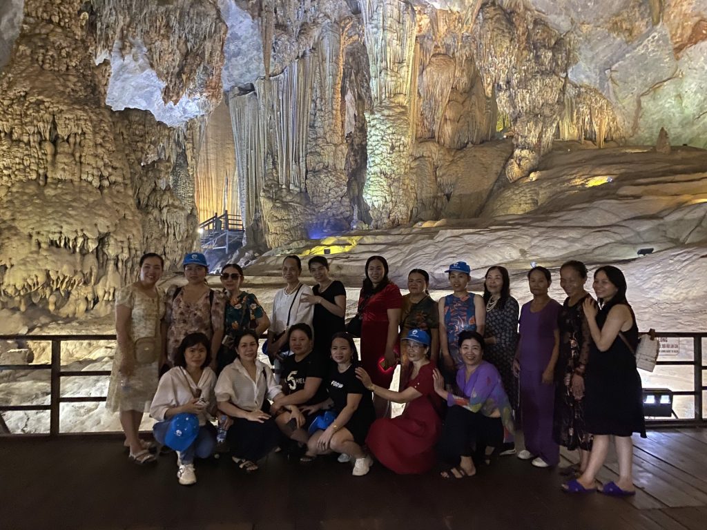 Đà Nẵng, Bà Nà Hills, Huế trong Du lịch Tham quan Huế – Khám phá Động Thiên Đường – Phá Tam Giang – Lăng Cô – Lập An – Hải Vân – Tham quan Bà Nà Hill 5N4D