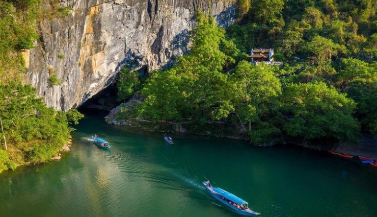 Du lịch Tham quan Huế – Đầm Chuồn Phá Tam Giang – Động Phong Nha 3 Ngày 2 Đêm