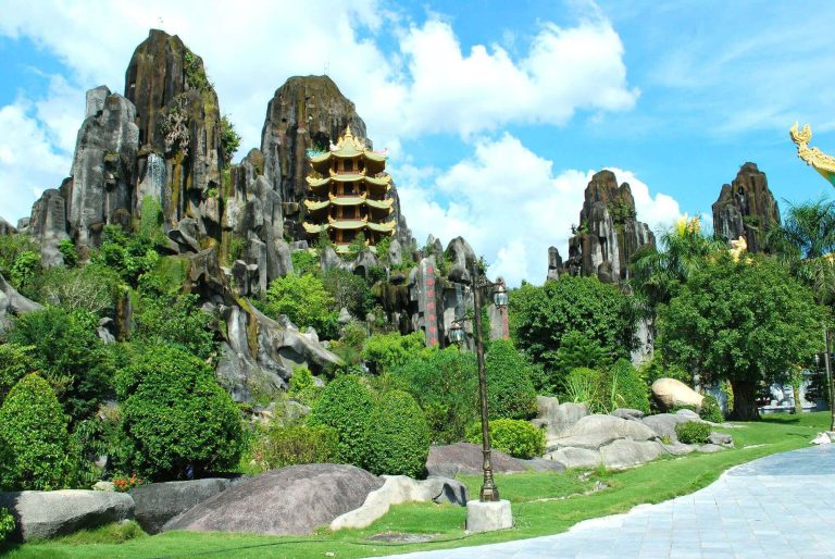 Ngũ Hành Sơn Đà Nẵng trong Tour Huế từ Hội An 1 ngày đón trả khách sạn