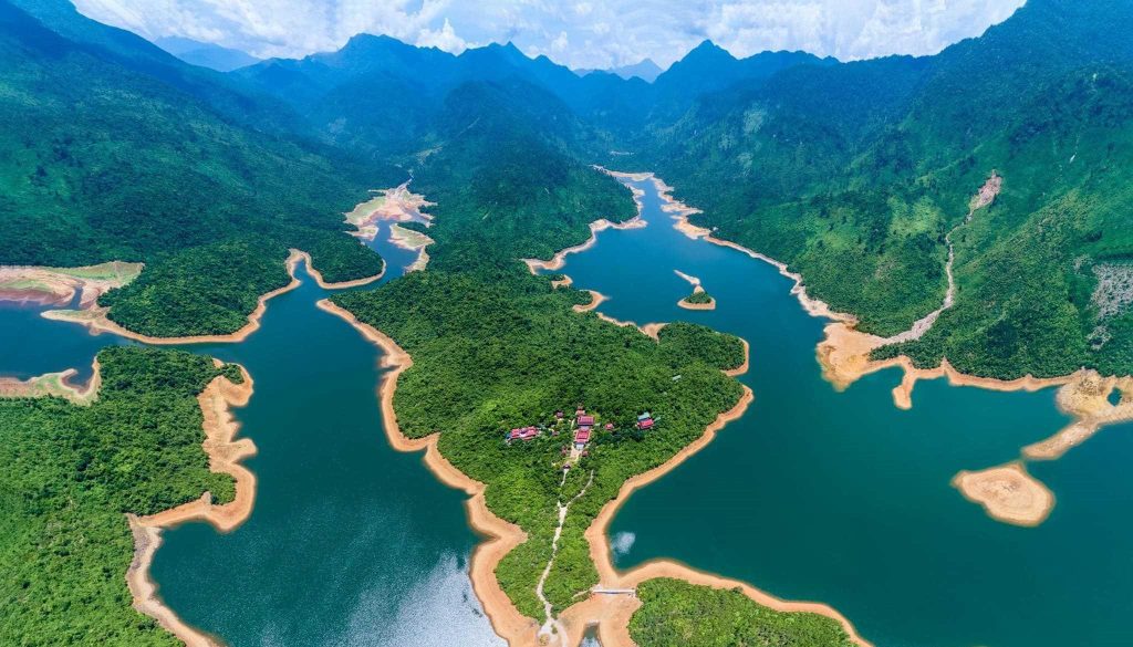 Huế, Lăng Cô, Đầm Lập An trong Tour du lịch Huế – Thiền viện Trúc Lâm – Lăng Cô 1 Ngày