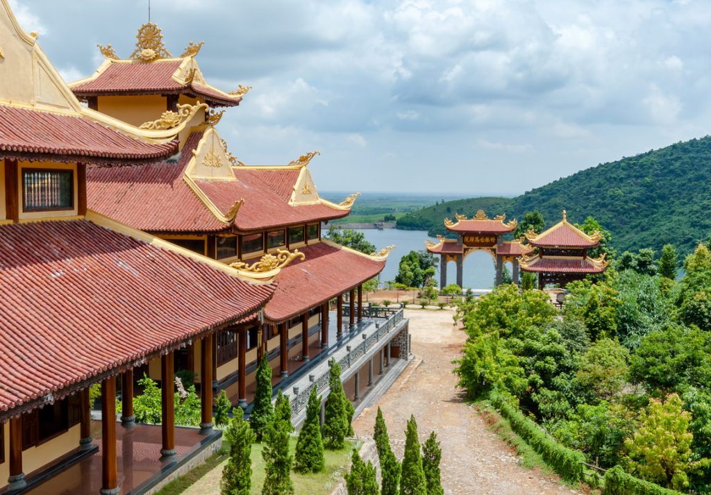 Huế, Lăng Cô, Đầm Lập An trong Tour du lịch Huế – Thiền viện Trúc Lâm – Lăng Cô 1 Ngày