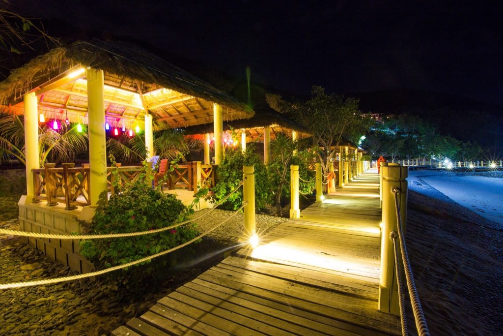 Nha Trang trong Tour Biển Đêm Đảo Yến Đông Tằm Nha Trang