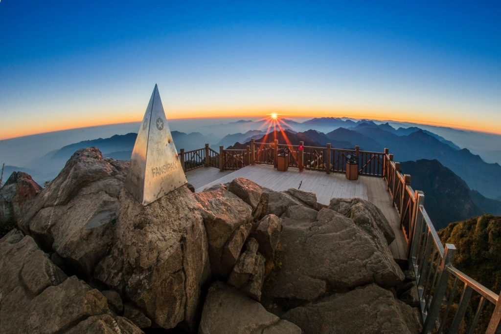 Huế, Hạ Long trong Tour Sapa Tết 2025: Hà Nội – Hạ Long Từ Huế 5N4Đ