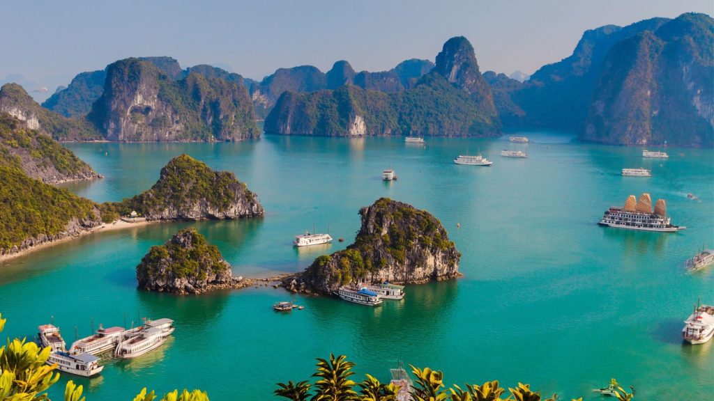 Huế, Hạ Long trong Tour Sapa Tết 2025: Hà Nội – Hạ Long Từ Huế 5N4Đ