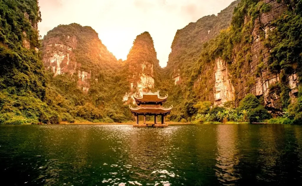 Đà Nẵng, Bà Nà Hills, Hội An trong Tour du lịch Xuyên Việt 15 ngày 14 đêm từ Hà Nội bằng Tàu Hỏa