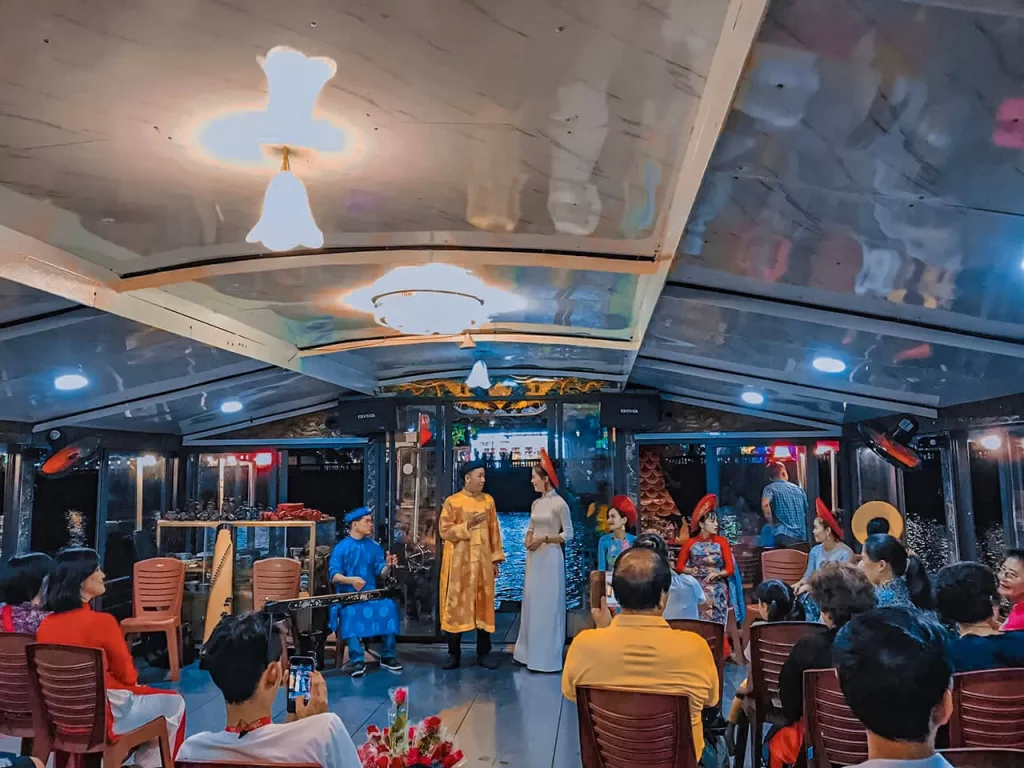 Sông Hương Huế trong Tour xích lô Huế – Thưởng thức Ẩm thực và Nghe Ca Huế trên sông Hương