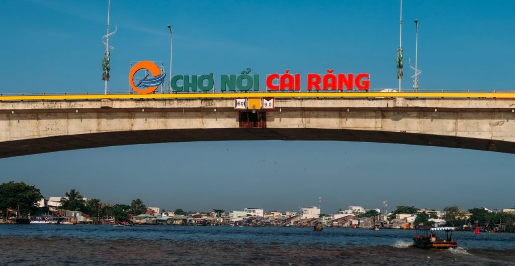 Chợ nổi Cái Răng Cần Thơ trong Tour Miền Tây 2 Ngày 1 Đêm Mỹ Tho – Bến Tre